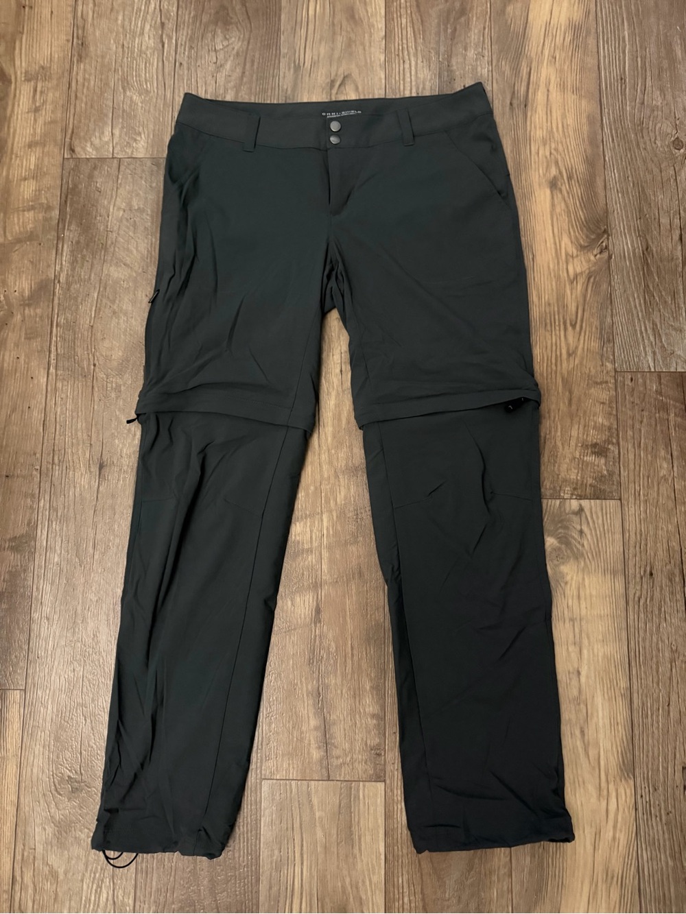 Columbia Women’s Grey Omni Shield Convertible Hiking Pants. Size 12